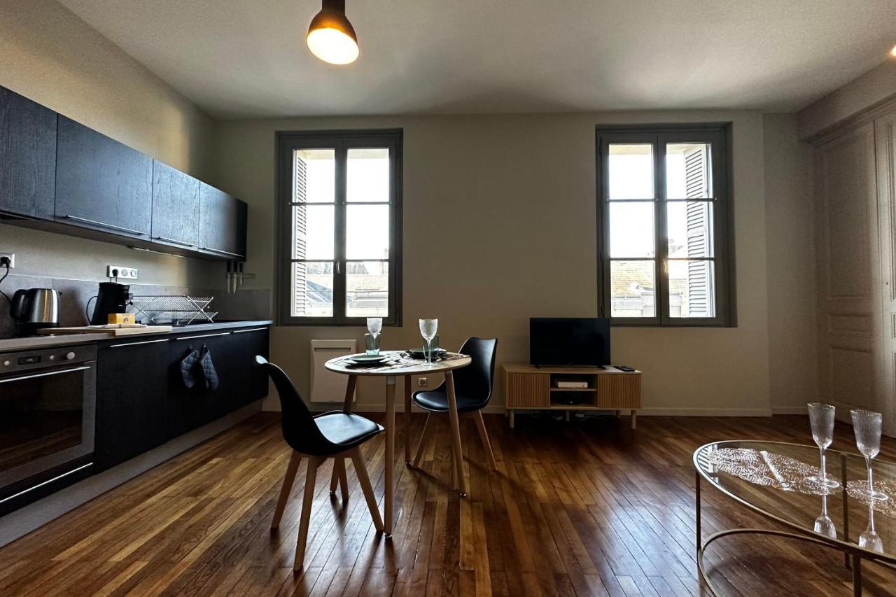 Le Magistral Beautiful One-Bedroom Apartment In The Historic Heart Of Tours Exteriör bild